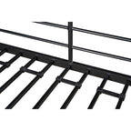 Lit mezzanine en métal pour deux personnes avec table intégrée, étagères de rangement, garde-corps et échelles