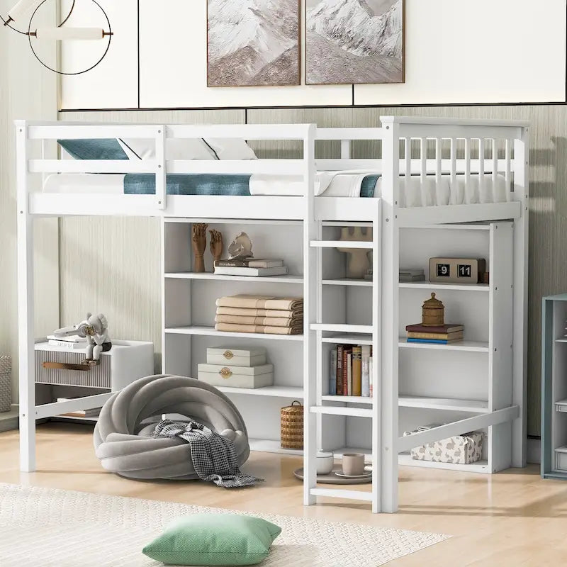Lit mezzanine simple avec 8 étagères ouvertes – Bois de pin, design compact